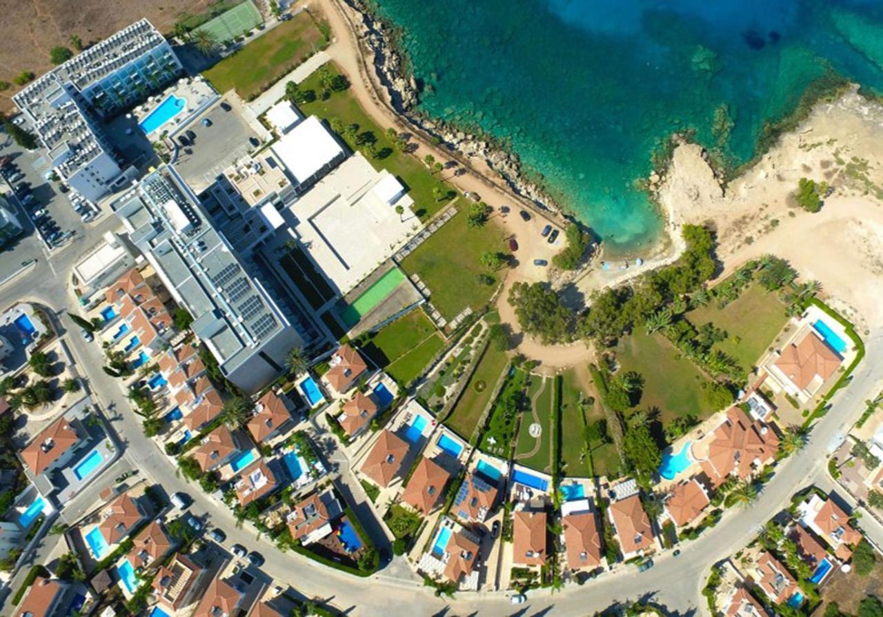 Lucile - Coralli Beachfront Apartment พาราลิมนี ภายนอก รูปภาพ