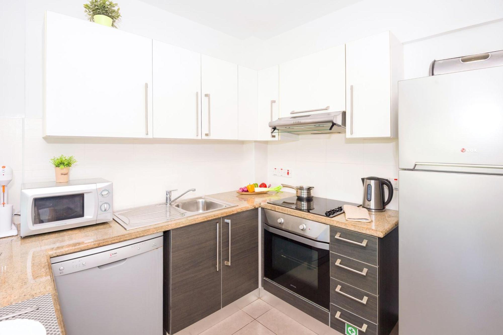 Lucile - Coralli Beachfront Apartment พาราลิมนี ภายนอก รูปภาพ